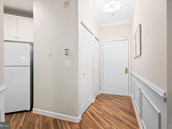 4th image of 2330 14th St N APT 207