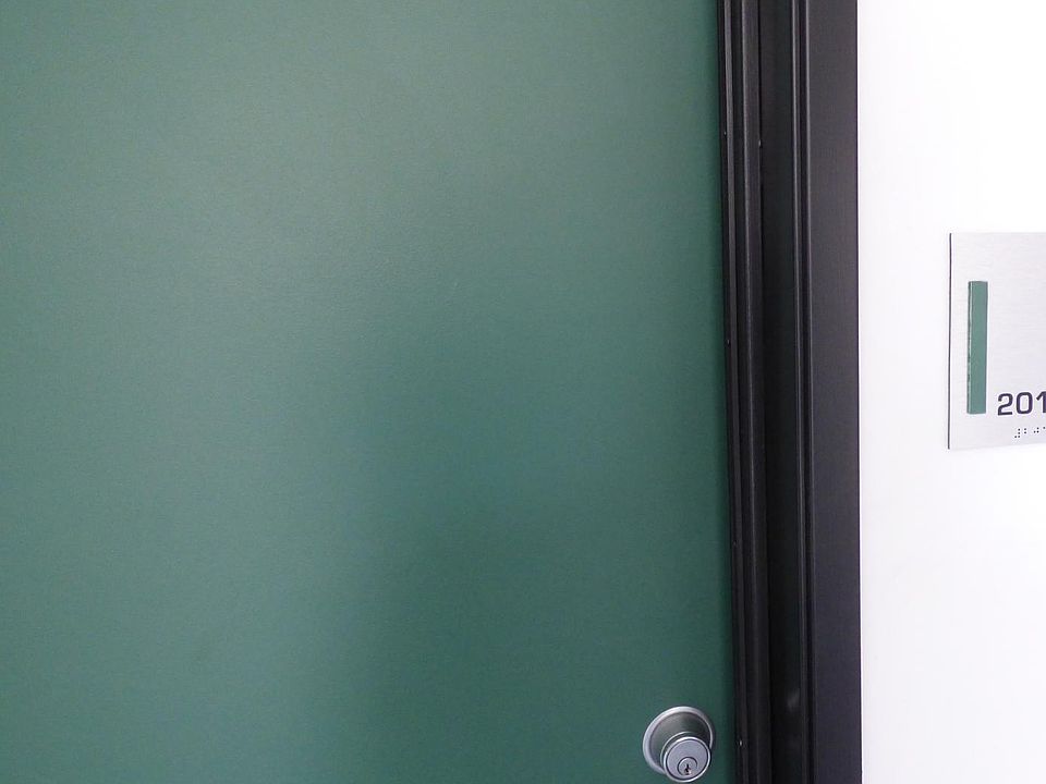 1st image of 947 Wilcox Ave #201