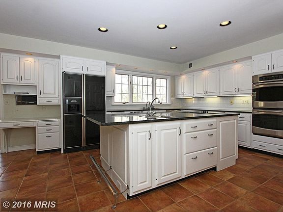 3rd image of 220 Bliss Ln
