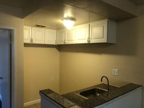 3rd image of 16433 Woodruff Ave #4