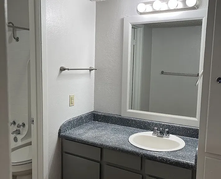 Juniper Springs Apartments — Photo 73