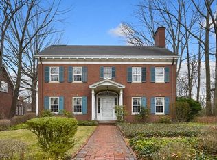 2275 Woodmere Dr, Cleveland Heights, OH