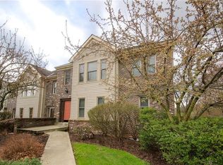 144 Fairway Landings Dr, Canonsburg, PA