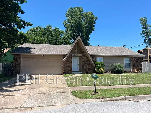 900 W Norman St Photo 1