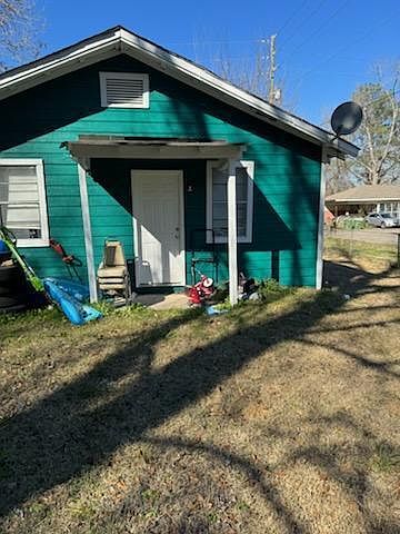 2nd image of 221 Cypress Ave