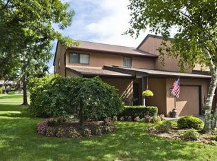 82 Northgate Cir, Melville, NY