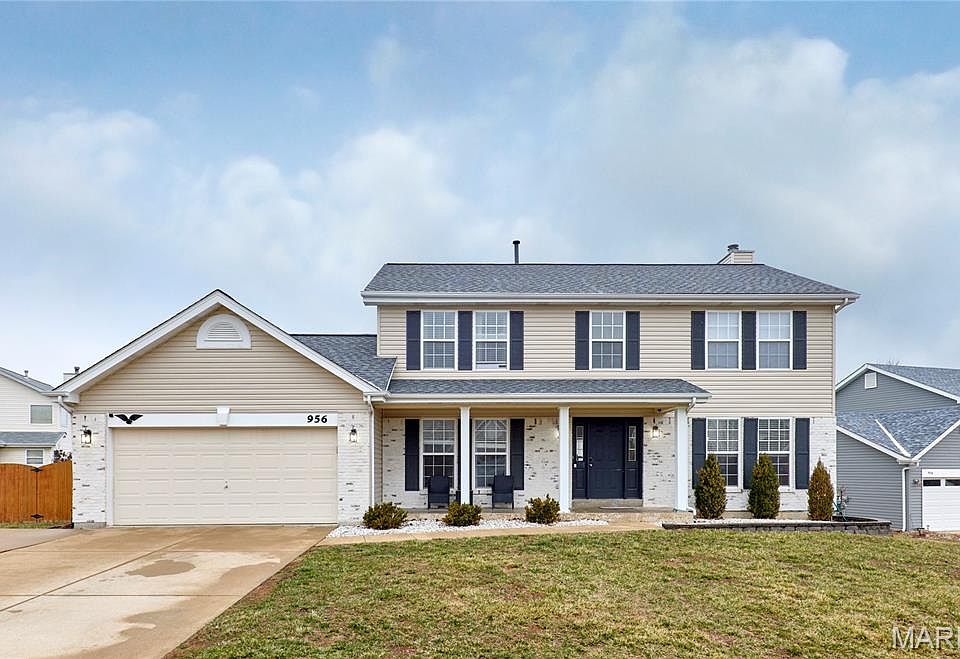 1st image of 956 Searle Ct