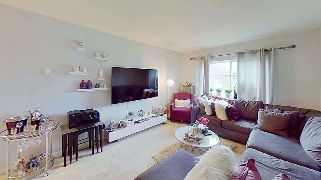 1 bed, 1.0 bath, 663 sqft, $1,900 — Photo 1
