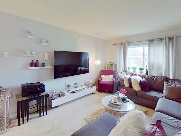 9 Weld St APT 38, Framingham, MA 01702