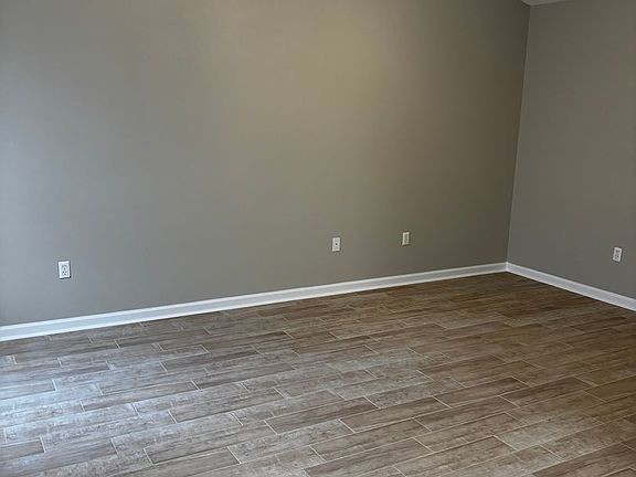 3rd image of 1604 Latourette Ln #7