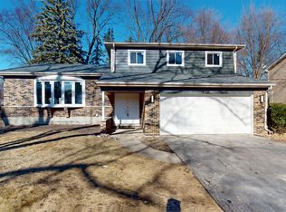 940 Fairlawn Ave, Libertyville, IL 60048