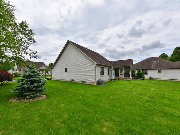 5th image of 19 Walker Cir