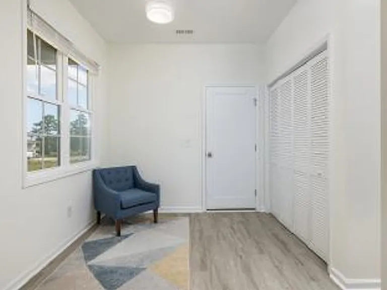 305 Broadleaf Dr — Photo 11