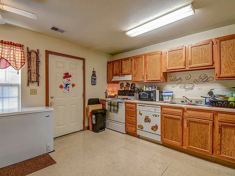 Yellowbud Place — Photo 18