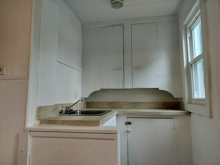 64 Chestnut Ave — Photo 2