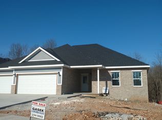 3033 W Caravan St, Springfield, MO 65803