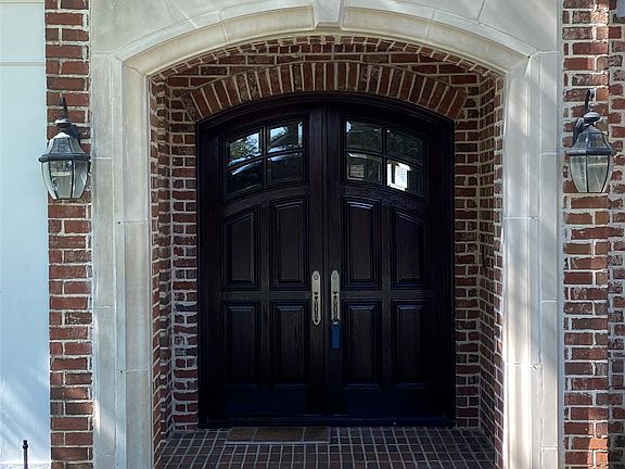 2nd image of 2605 Tulip Dr