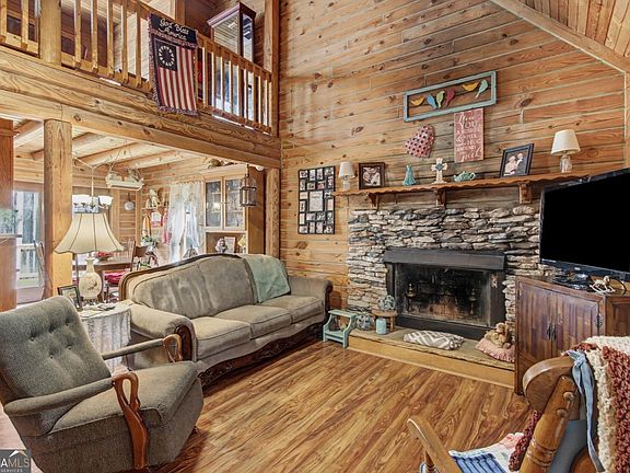 4th image of 105 Springer Rd