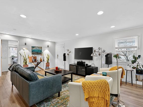 3rd image of 5412 York St #B