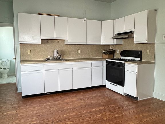 4th image of 64 W 19th St #1
