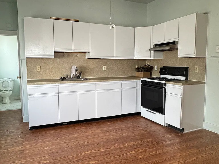 64 W 19th St #1 — Photo 4