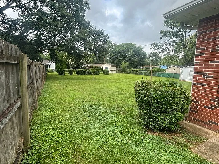 1805 Stevens Dr NE — Photo 9