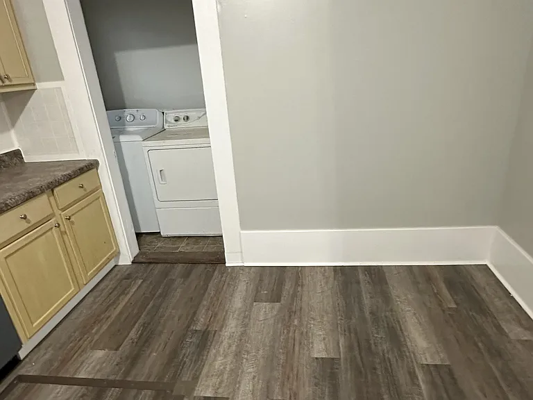1110 Grand Ave NW — Photo 4