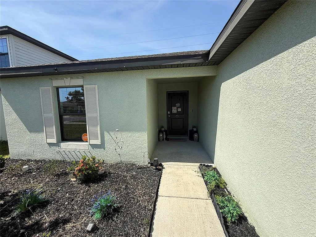3 bed, 2.0 bath, 1550 sqft, $2,200 — Photo 3