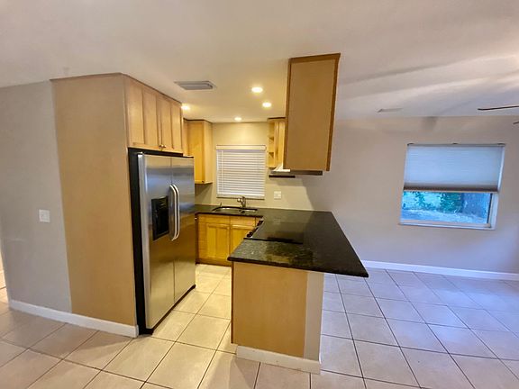 4th image of 306 Bailey Ln