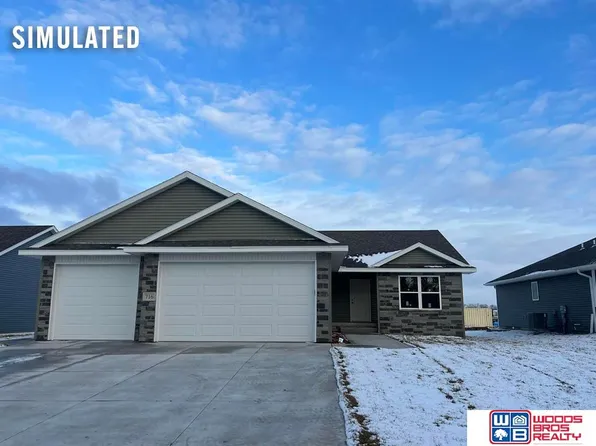 634 Pine St, Greenwood, NE 68366
