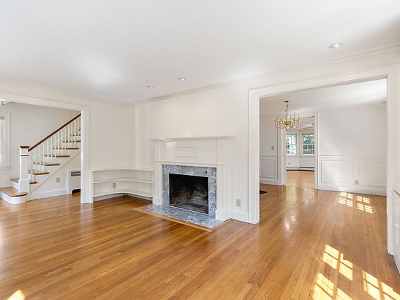 4th image of 82 Allen Ave