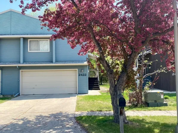 2422 Demores Dr S, Fargo, ND 58103