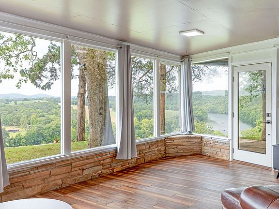 5th image of 1004 Cliff Drive