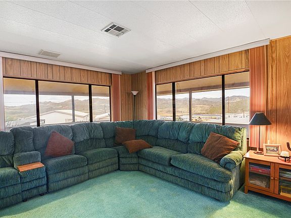 5th image of 810 Swan Drive