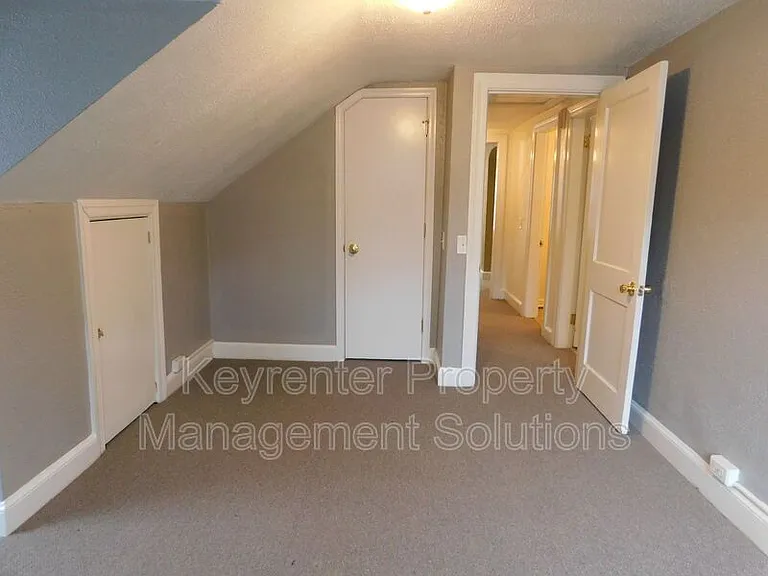 811 E Beverly St #B — Photo 14