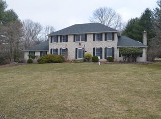 3 Glen Ridge Dr, Long Valley, NJ 07853