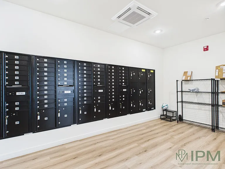 The Flats at Hampden — Photo 45