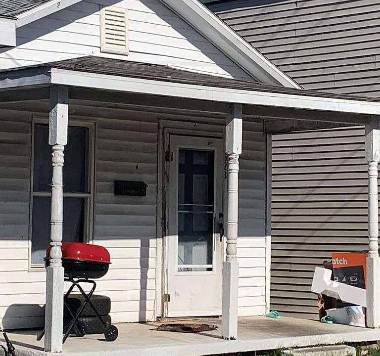 1st image of 1623 W 9th St