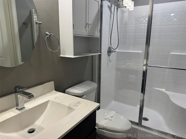 7413 S Hemlock Ave — Photo 15