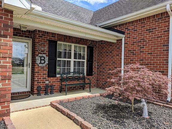 4th image of 1026 Coral Dr