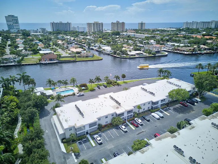 6515 Bay Club Dr #4 — Photo 2