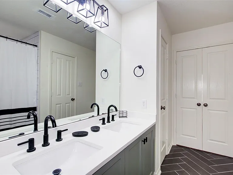 76 Scarlet Woods Ct — Photo 20