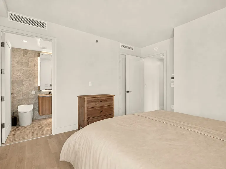 400 W 38th St #5GN — Photo 23