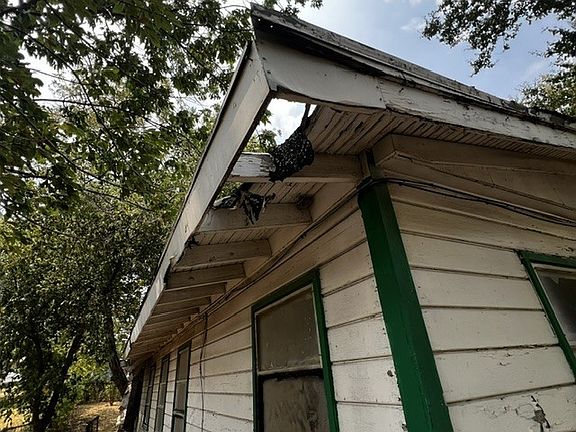 4th image of 211 Hamden Ln