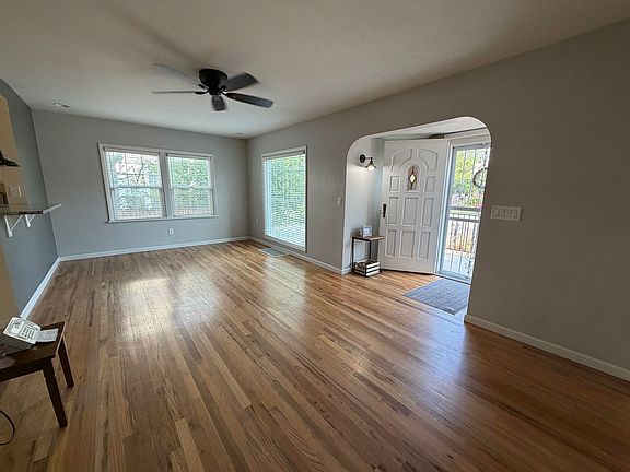 4th image of 1235 Rood Ave