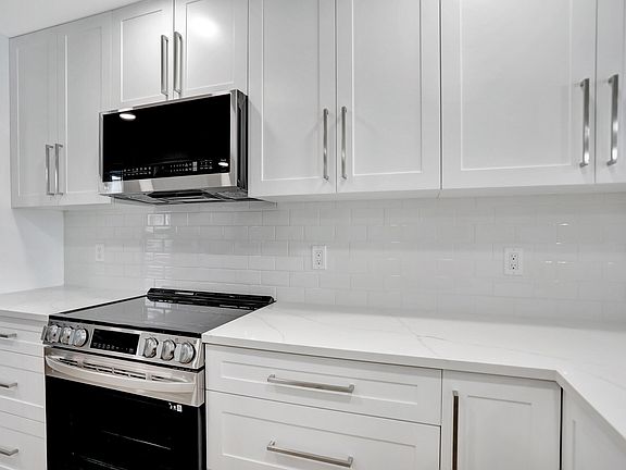 5th image of 7 Royal Palm Way