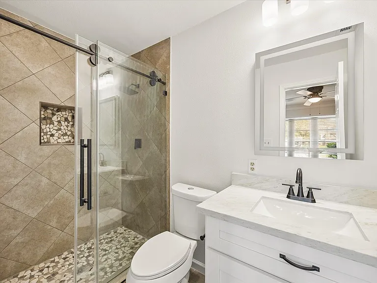 15823 Pebble Bend Dr — Photo 16