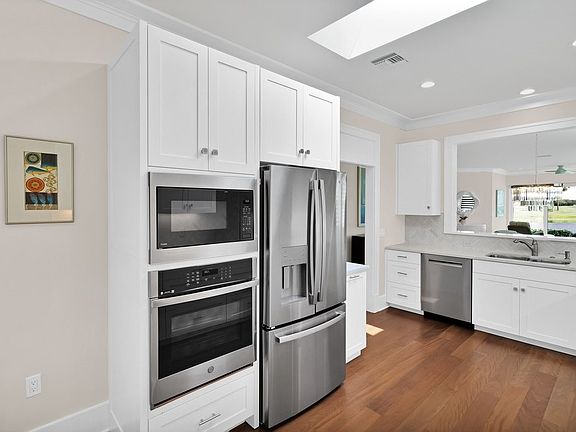 2nd image of 1743 Victoria Cir