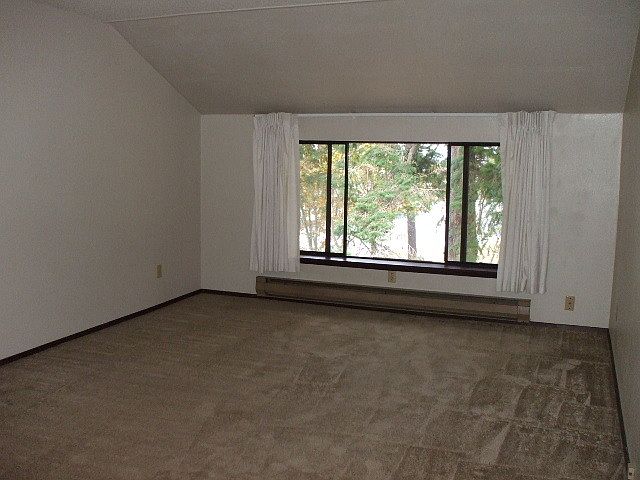 Building Photo 3