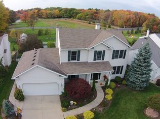 7520 Dover Ln, Parma, OH 44130